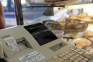 FT: Φοιτητές και... τουρίστες επιστρατεύει για τη φοροδιαφυγή η κυβέρνηση