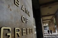 Πότε θα φύγουν και πώς τα capital controls από τις τράπεζες