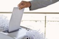 Μαχαίρι έως 22% στις αποδόχες για τα «μπλοκάκια» από το νέο σύστημα εισφορών