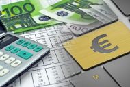 Επιστρεπτέα προκαταβολή: Τι κερδίζουν από τις 96 δόσεις οι επαγγελματίες, τα ποσά