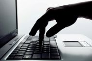 Μπαράζ ελέγχων με laptops και QR code scanners από τους ελεγκτές της ΑΑΔΕ