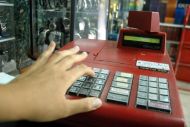 ΑΑΔΕ: Σχέδιο-παγίδα για όσους «πειράζουν» τις ταμειακές - Πώς στήνουν το κόλπο