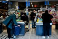Έρχονται market pass και αυξήσεις μισθών και συντάξεων