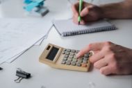 Φορολογικό νομοσχέδιο: Οι 5 παρεμβάσεις που θα ενισχύσουν τα δημόσια έσοδα κατά 3 δισ. ευρώ