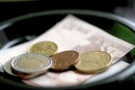 Φιλοδώρημα: Αφορολόγητο και χωρίς κρατήσεις μέχρι τα 3.600 ευρώ - Έρχεται τροπολογία