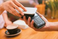  ΑΑΔΕ: 320.000 καταγγελίες καθοδηγούν τους ελέγχους, στο μικροσκόπιο τουριστικοί προορισμοί, ταμειακές μηχανές και συναλλαγές POS