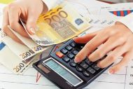Η νέα μείωση των ασφαλιστικών εισφορών φέρνει αυξήσεις στους καθαρούς μισθούς:  Τι θα κερδίσουν οι μισθωτοί