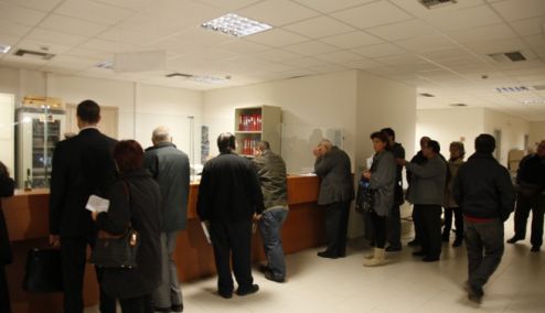 Picture 0 for «Καμπανάκι» από τρόικα για τις εφορίες