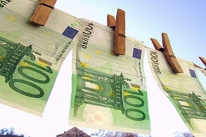 Αναζητούνται έσοδα 17,4 δισ. ευρώ από φόρους σε τρεις μήνες