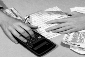 Έκπτωση ασφαλιστικών εισφορών από τα ακαθάριστα έσοδα φυσικών προσώπων που ασκούν επιχειρηματική δραστηριότητα.